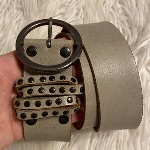 CECIL Women’s Belt Real Leather length 40” there is no size but does have 90